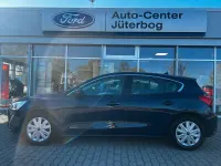 Używany Ford Focus Cool & Connect 101 KM (74 kW) 2019 Niebieski Sedan/Limuzyna