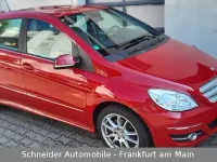 Gebraucht Mercedes B200 136 PS (100 kW) 2010 Rot Van / Kleinbus