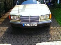 Gebraucht Mercedes E280 185 PS (136 kW) 1982 Grün Limousine
