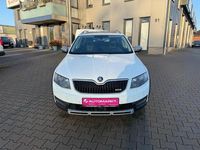 Gebraucht Skoda Octavia Scout 4x4 150 PS (110 kW) 2015 Weiß Kleinwagen