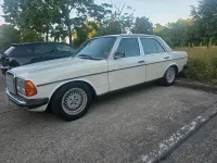 Gebraucht Mercedes 200 60 PS (44 kW) 1979 Weiß Limousine
