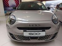 Neu Fiat 600E La Prima 114 kW (156 PS) 2025 Beige SUV