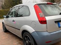 Gebraucht Ford Fiesta 89 PS (65 kW) 2004 Silber Kleinwagen