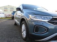 Gebraucht VW T-Roc Life 150 PS (110 kW) 2022 Blau SUV