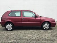 Używany VW Golf III 75 KM (55 kW) 1998 Czerwony Sedan/Limuzyna