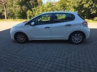 Gebraucht Peugeot 208 Access 68 PS (50 kW) 2012 Weiß Kleinwagen