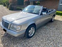 Gebraucht Mercedes 200 136 PS (100 kW) 1994 Silber Cabrio
