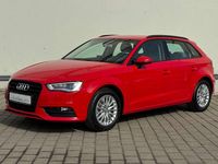 Gebraucht Audi A3 Ambiente 125 PS (91 kW) 2015 Brillantrot Kombi