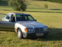Gebraucht Mercedes 200 105 PS (77 kW) 1989 Gold Limousine