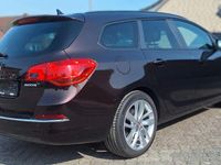 Gebraucht Opel Astra Edition 165 PS (121 kW) 2013 Braun Kombi