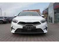 Second-hand Kia Ceed Vision 120 CP (88 kW) 2022 Alb Hatchback
