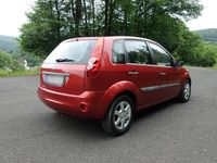 Gebraucht Ford Fiesta 79 PS (58 kW) 2007 Rot Kleinwagen