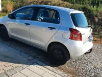 Gebraucht Toyota Yaris 69 PS (50 kW) 2009 Silber Kleinwagen