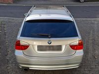 Gebraucht BMW 320 150 PS (110 kW) 2006 Grau Kombi