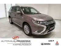 Gebraucht Mitsubishi Outlander P-HEV Plus 224 PS (164 kW) 2021 Braun SUV