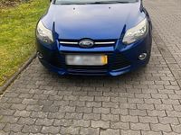 Gebraucht Ford Focus 100 PS (73 kW) 2014 Blau Limousine