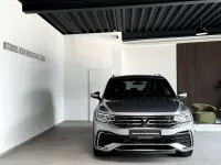 Gebraucht VW Tiguan Allspace R-line 200 PS (147 kW) 2023 Silber SUV