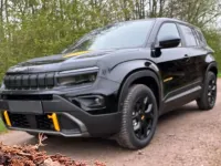 Neu Jeep Avenger North 145 PS (106 kW) 2026 Volcano black SUV