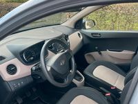 Gebraucht Hyundai i10 67 PS (49 kW) 2014 Grau Kleinwagen