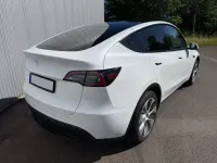 Gebraucht Tesla Model Y RWD 220 kW (300 PS) 2023 Weiß SUV