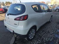 Gebraucht Mitsubishi Colt 75 PS (55 kW) 2011 Porcelain white Kleinwagen