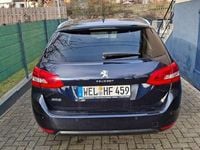 Gebraucht Peugeot 308 SW Allure 120 PS (88 kW) 2017 Blau Kombi