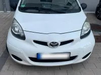 Gebraucht Toyota Aygo 68 PS (50 kW) 2009 Weiß Kleinwagen