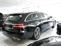 Gebraucht Mercedes E400 Avantgarde 330 PS (242 kW) 2023 Obsidian black Kombi