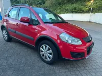Gebraucht Suzuki SX4 120 PS (88 kW) 2013 Rot Limousine