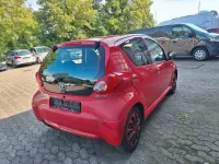 Gebraucht Toyota Aygo Cool 68 PS (50 kW) 2007 Rot Kleinwagen