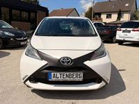 Gebraucht Toyota Aygo 69 PS (50 kW) 2016 Weiß Kleinwagen