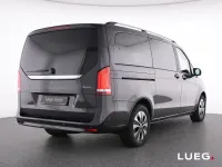 Gebraucht Mercedes V300 237 PS (174 kW) 2024 Grau Van / Kleinbus