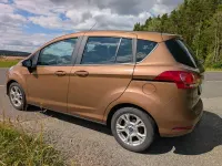Gebraucht Ford B-MAX SYNC Edition 101 PS (74 kW) 2016 Braun Van / Kleinbus