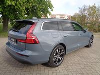 Gebraucht Volvo V60 Core 163 PS (119 kW) 2025 Grau Kombi