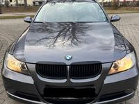 Gebraucht BMW 318 129 PS (94 kW) 2007 Grau Kombi
