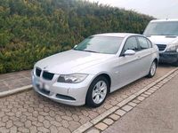 Gebraucht BMW 318 129 PS (94 kW) 2006 Silber Limousine