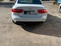 Używany Jaguar XE 179 KM (131 kW) 2017 Biały Sedan/Limuzyna