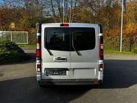 Second-hand Opel Vivaro 125 CP (91 kW) 2017 Argintiu Monovolum