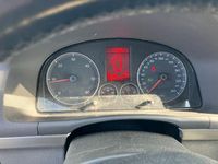 Gebraucht VW Touran Trendline 140 PS (102 kW) 2007 Weiß Van / Kleinbus