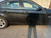 Gebraucht BMW 318 143 PS (105 kW) 2008 Schwarz Limousine