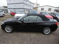 Gebraucht BMW 218 136 PS (100 kW) 2018 Schwarz ii/bonnet fluid black Cabrio