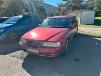Używany Volvo V70 144 KM (105 kW) 1998 Czerwony Kombi