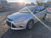 Używany Ford Focus SYNC Edition 125 KM (91 kW) 2014 Srebrny Kombi