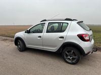 Gebraucht Dacia Sandero 90 PS (66 kW) 2016 Silber Kleinwagen
