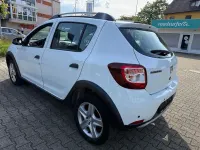 Gebraucht Dacia Sandero Celebration 90 PS (66 kW) 2015 Weiß Limousine