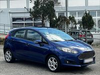 Gebraucht Ford Fiesta 101 PS (74 kW) 2014 Blau Kleinwagen