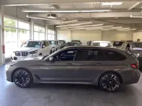 Gebraucht BMW 530 Performance 286 PS (210 kW) 2023 Grau Kombi