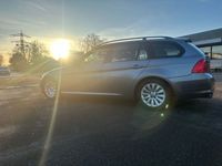 Gebraucht BMW 320 177 PS (130 kW) 2009 Silber Kombi