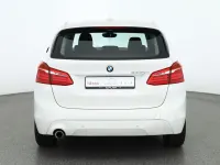 Gebraucht BMW 225 Active Tourer Advantage 224 PS (164 kW) 2019 Weiß Van / Kleinbus