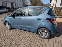 Gebraucht Hyundai i10 Trend 67 PS (49 kW) 2017 Blau Kleinwagen